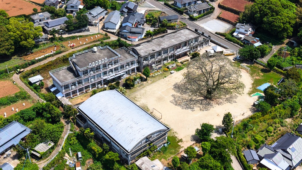 長島町立城川内小学校 校舎全景